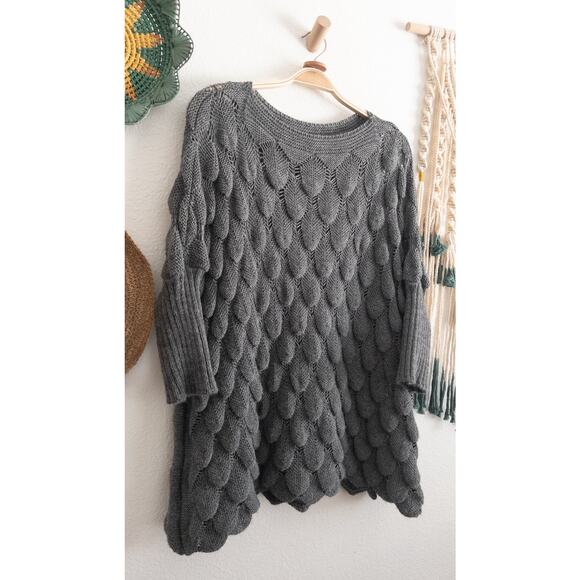 Gray Tear Drop Textured Pullover Sweater Italy - Picture 5 of 6